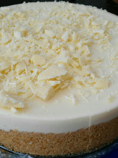 Una foto de Tarta de queso con chocolate blanco sin horno