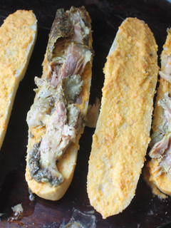 Una foto de Bocadillo de sobras de pollo asado
