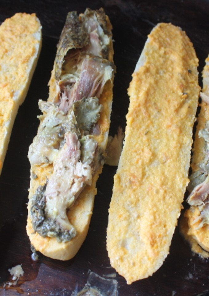 Una foto de Bocadillo de sobras de pollo asado