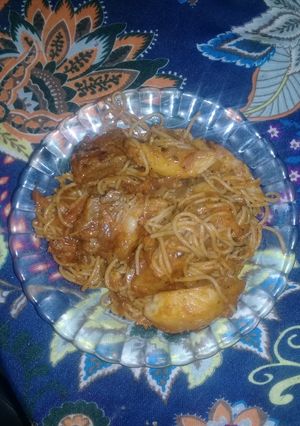 Una foto de Estofado de Fideos con Carne 😋😋😋