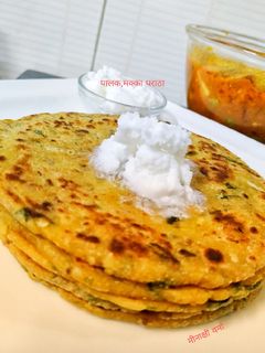 पालक मक्का पराठा (Palak makka paratha recipe in hindi) रेसिपी मुख्य फोटो