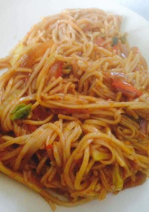 A picture of Sezwan noodles.