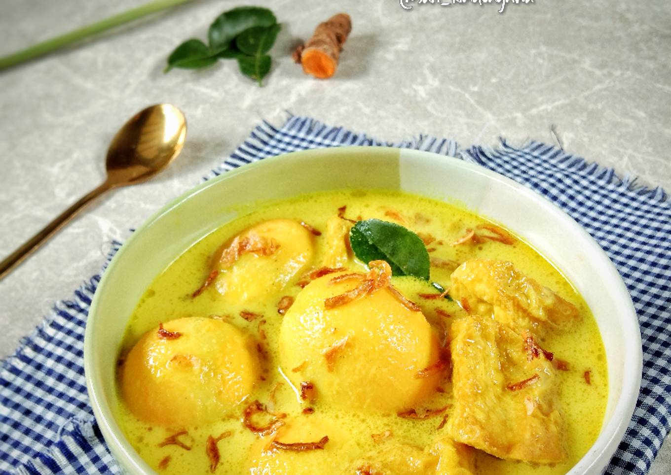Opor Kuning Telur Tahu