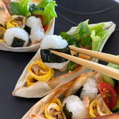 A picture of Edible Mini Lunch Box 🍱.