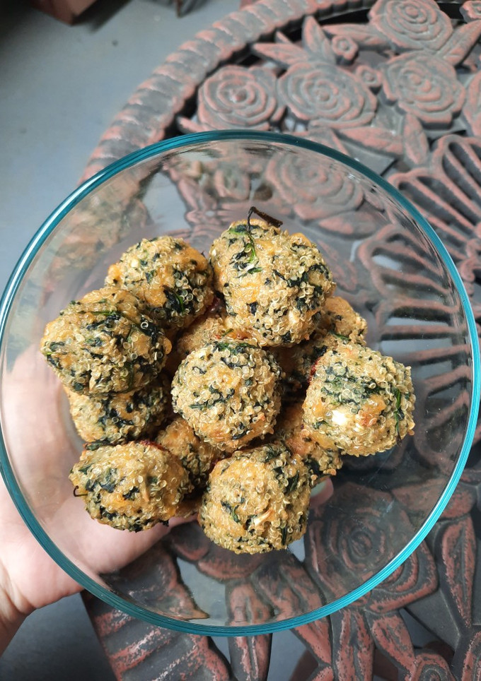 Una foto de Bolitas de quinoa y espinaca 🧆