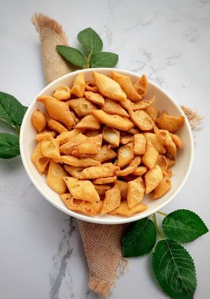 ক্রিস্পি কুঁচো নিমকি রেসিপির প্রধান ছবি