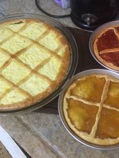 Una foto de Frola de ricota y dulce de leche, de batata y de membrillo