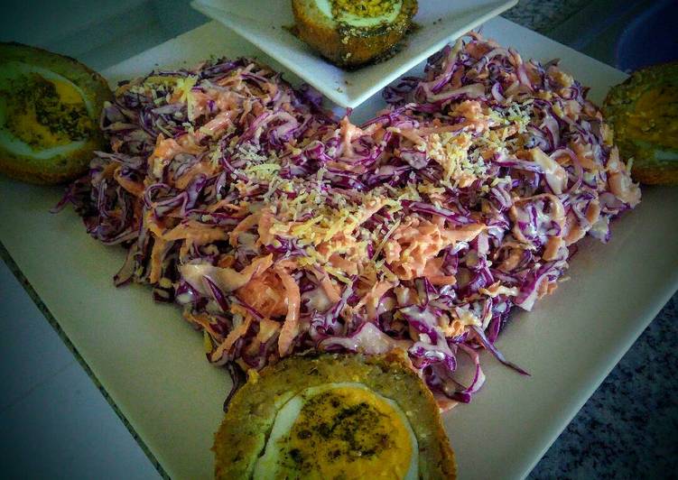 Ensalada de repollo morado, zanahoria y queso parmesano!