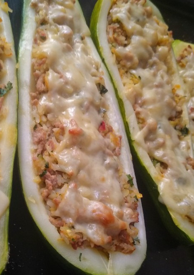 Una foto de Zapallos italianos rellenos (carne de pavo-arroz) 🍀