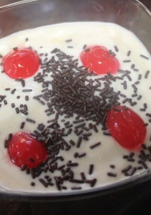 Foto principal de Yogur con miel y cerezas