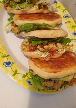 Foto principal de Bocaditos de pollo con pan de queso