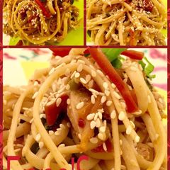 A picture of Sesame Chicken Chow Mein 😍😄😍.