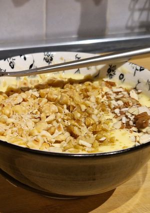 Foto di Crema al Mascarpone con Noci e Noccioline