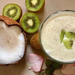 A picture of Coconut 🥥 Kiwi 🥝 Smoothie.