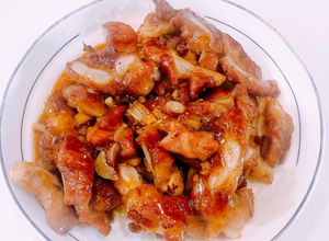 Hình của món Sụn heo chua ngọt.