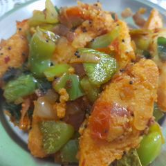 A picture of Tawa spicy idli fry.