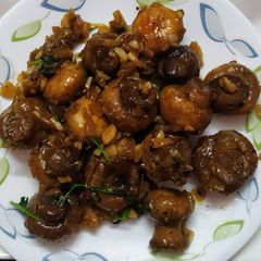 A picture of Butter garlic mushroom.