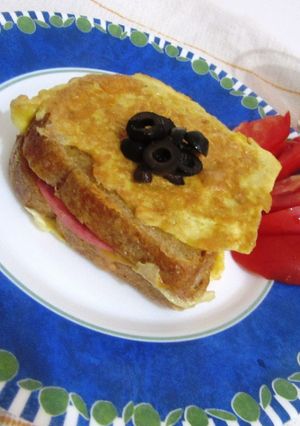 O poză a rețetei Sandwich cald la tigaie.
