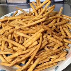 A picture of Kue bawang super renyah dan tahan lama.