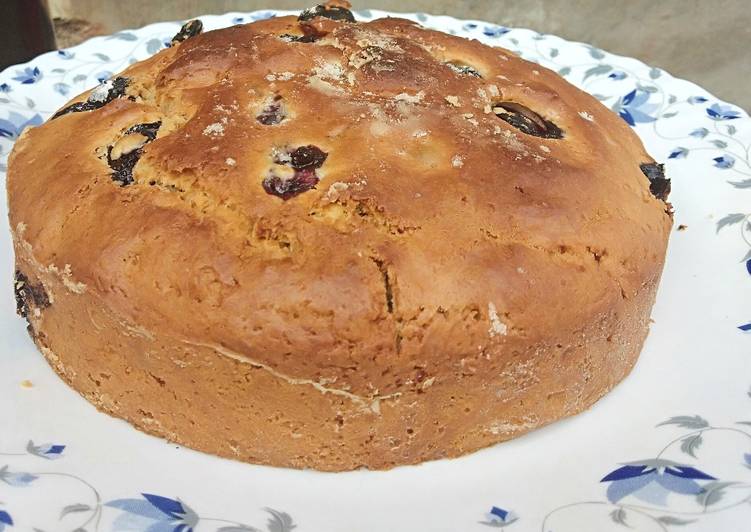 Eggless blueberry cake