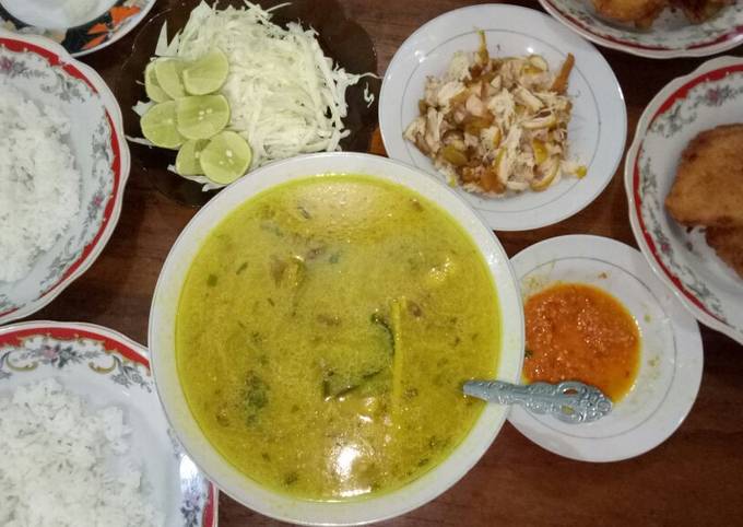 Soto ayam lamongan