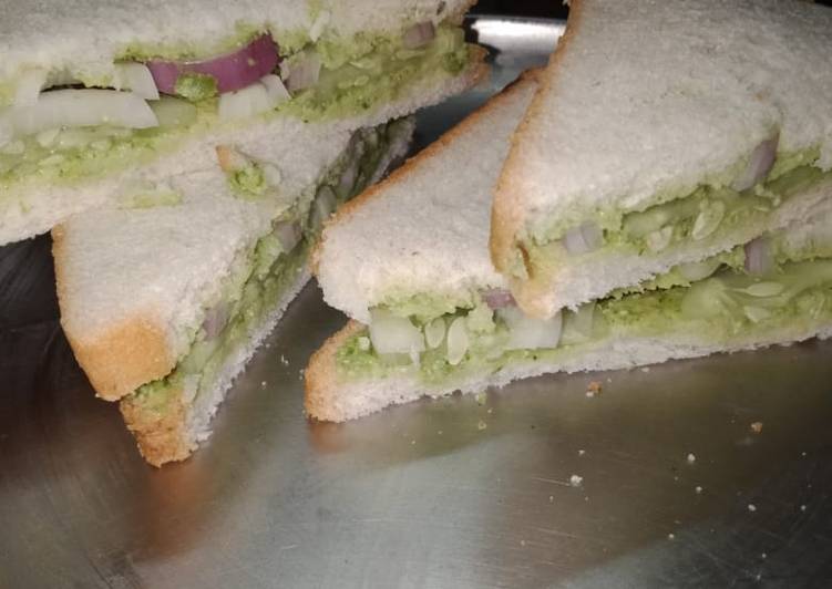 Cucumber and onion sandwich