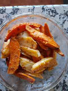 Una foto de Patatas y boniatos al horno
