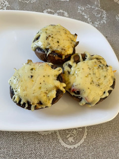 Una foto de Champiñones rellenos de sobras