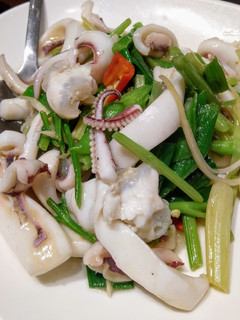 芹香炒花枝(低醣生酮餐)(家常菜)(下酒菜)(一鍋到底料理) 的食譜成品照片