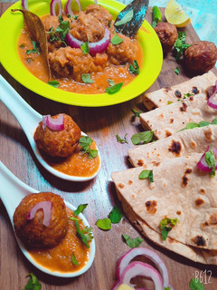 लौकी के कोफ्ते (Lauki ke kofte recipe in Hindi) रेसिपी मुख्य फोटो