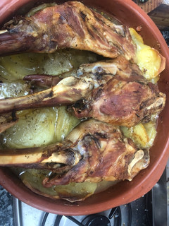 Una foto de 448. Pierna de cabrito al horno (principal carne)