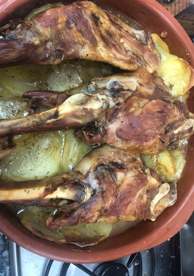 Una foto de 448. Pierna de cabrito al horno (principal carne)