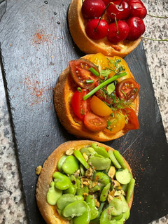 Une photo de 🌾Tartelettes fêtent 🫛🫛la fève festival 🍒de goût