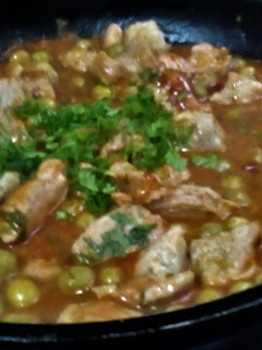 Una foto de Trozos de Pechuga con - Salsa Taquera-