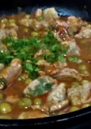 Una foto de Trozos de Pechuga con - Salsa Taquera-