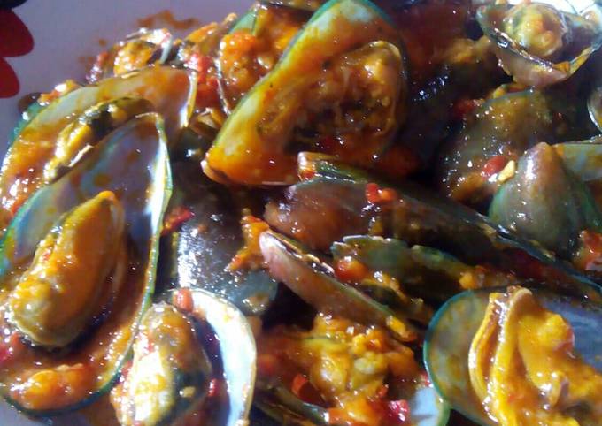 Kerang hijau saus padang