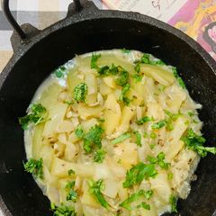 A picture of Lauki Pyaaj (Bottle gourd with onions).