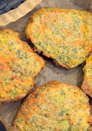 A picture of Whole Wheat Broccoli Burgers in Air Fryer.