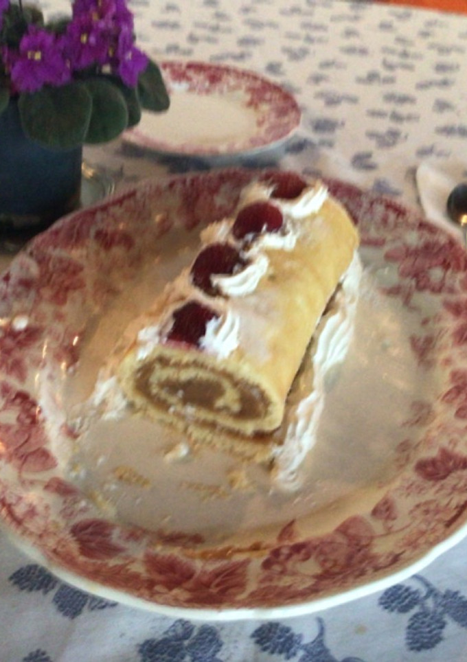 Una foto de Brazo de gitano relleno de dulce de leche