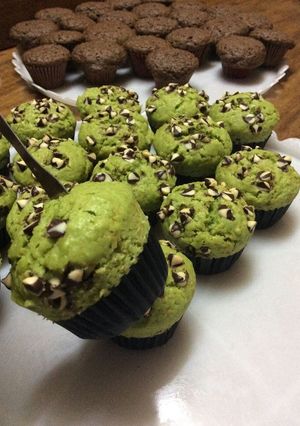 Hình của món Muffin Trà Xanh với socola chip.