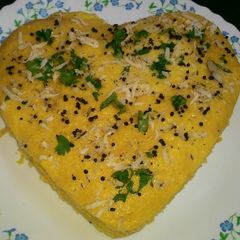 A picture of Khaman Dhokla.