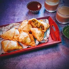 A picture of Aloo samosa.