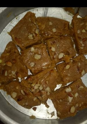 A picture of Besan Burfi.