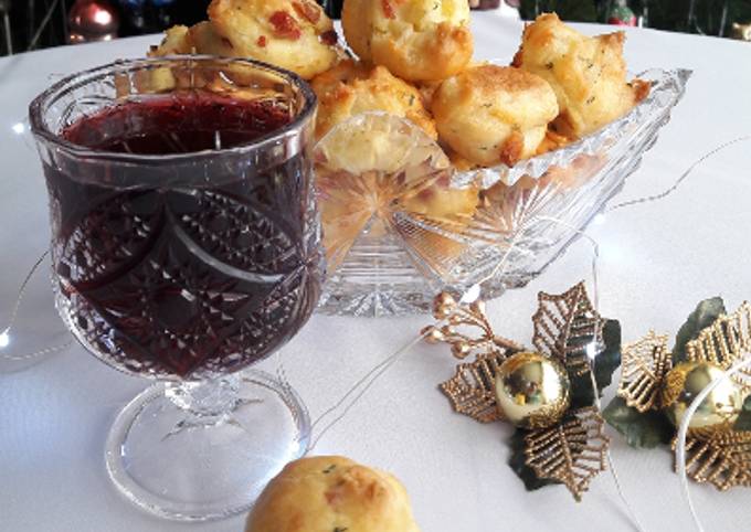 Профитроли с беконом и сыром