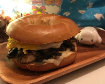 The New Way Making Recipe Fried Egg Mushrooms  Melting Cheese Bagel Restaurant Style