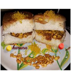 Dabeli A picture of Dabeli.