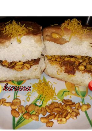 A picture of Dabeli.