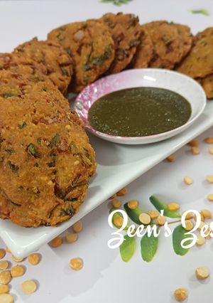 A picture of Bengal Gram/Chana Daal Vadas with Fenugreek Greens.