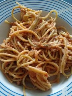 Una foto de Spaghetti con atún. ॐ