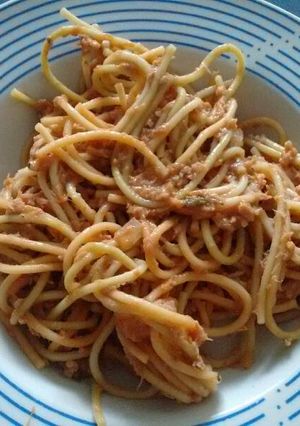 Una foto de Spaghetti con atún. ॐ